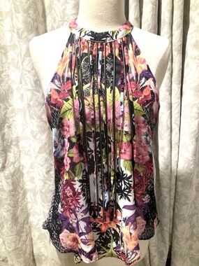 NWT Bebe 2b floral fringe halter top Size xs